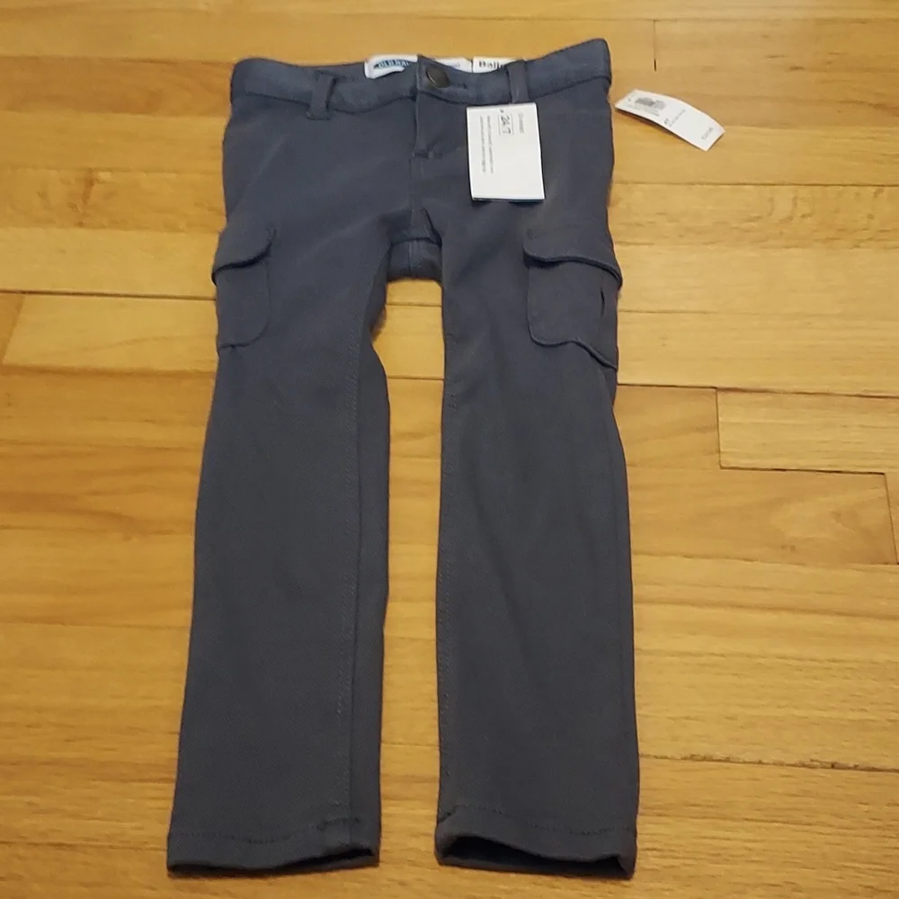 Old navy brand new pants - Picture 1 of 4
